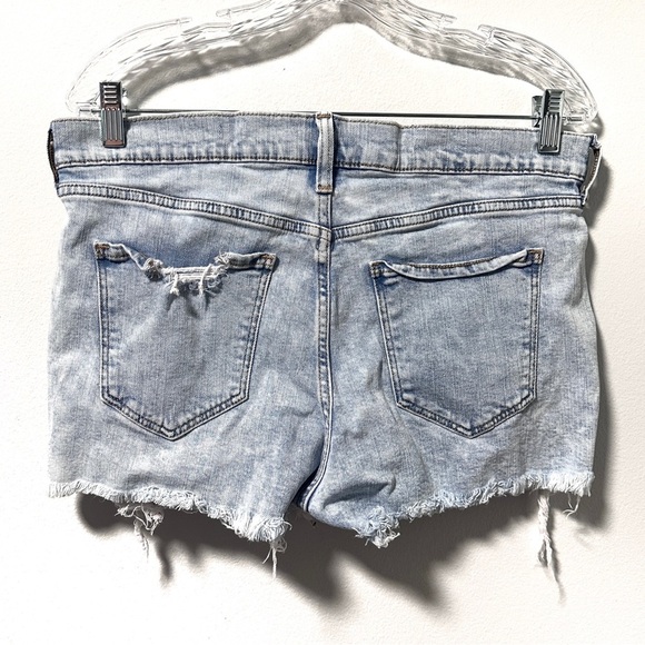 Old Navy Boyfriend Denim Shorts Distressed Cutoffs Light Wash Women’s Size 10 - Picture 2 of 12